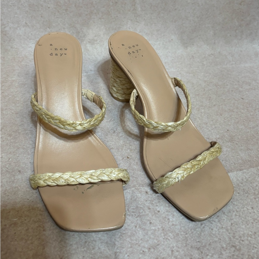 A New‎ Day Braided Strap Mule Heels Women’s Size 8 Tan Raffia Square Toe Sandals
